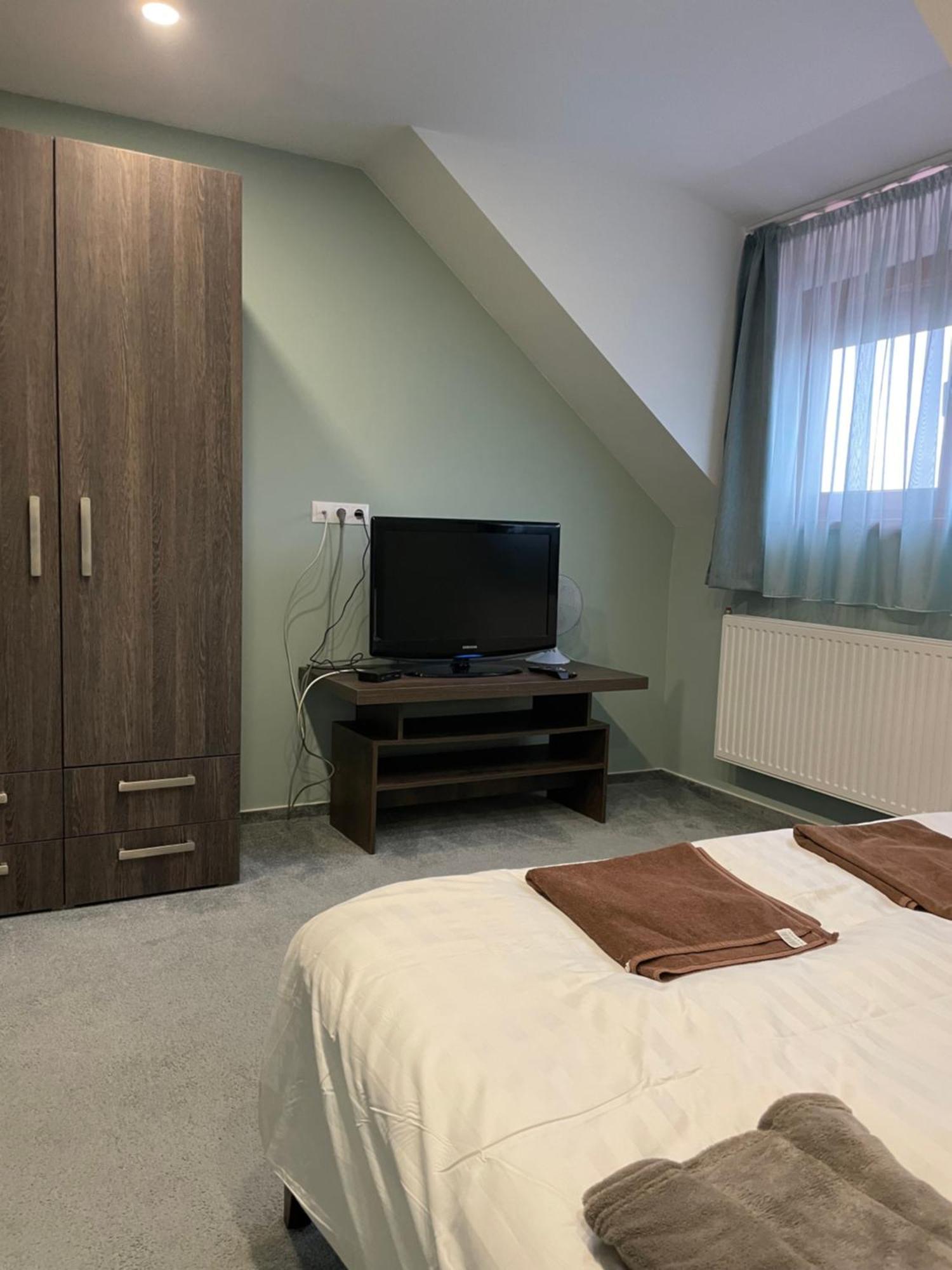Szoegedi Villa Badacsonytomaj Buitenkant foto