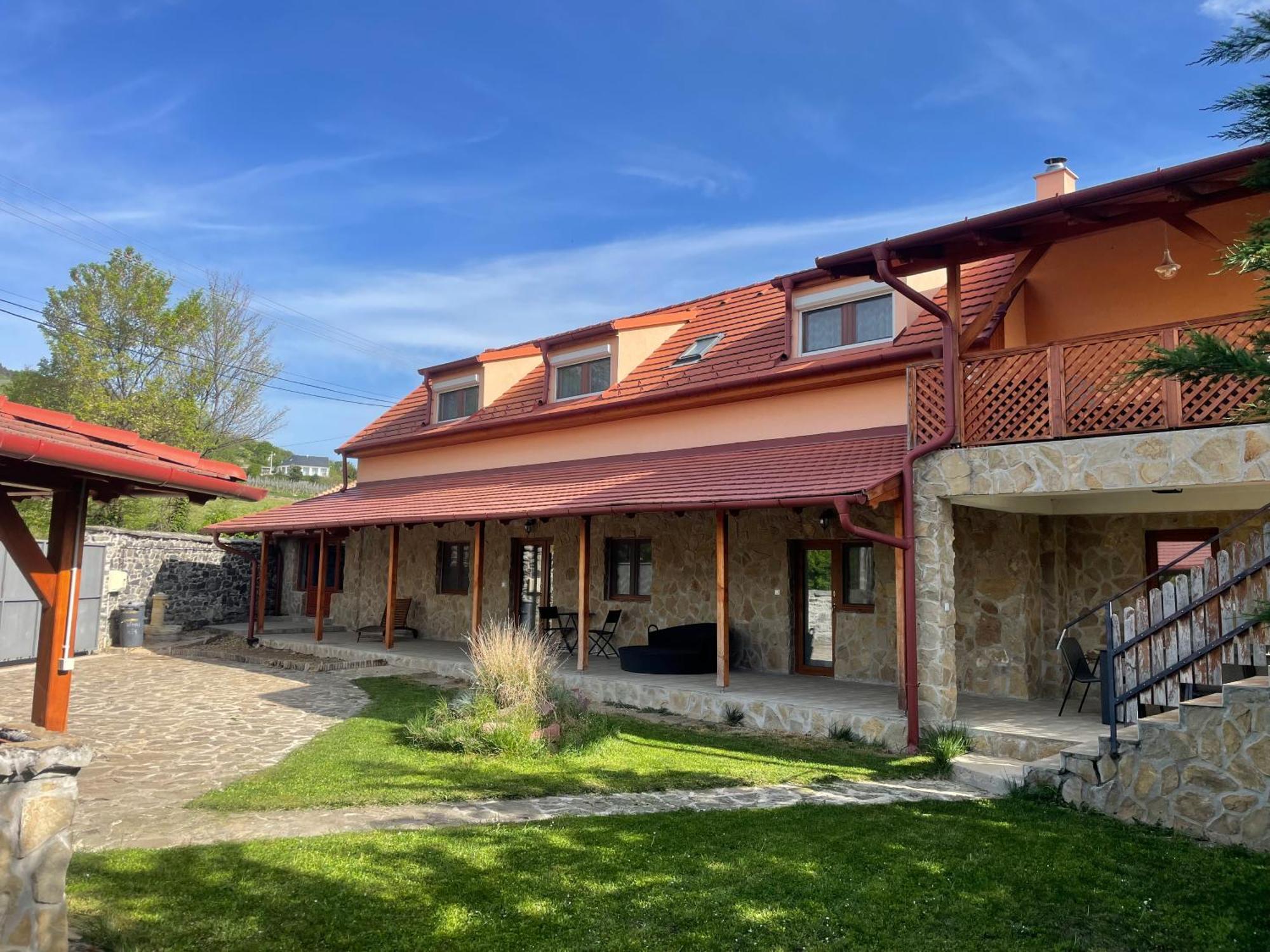 Szoegedi Villa Badacsonytomaj Buitenkant foto