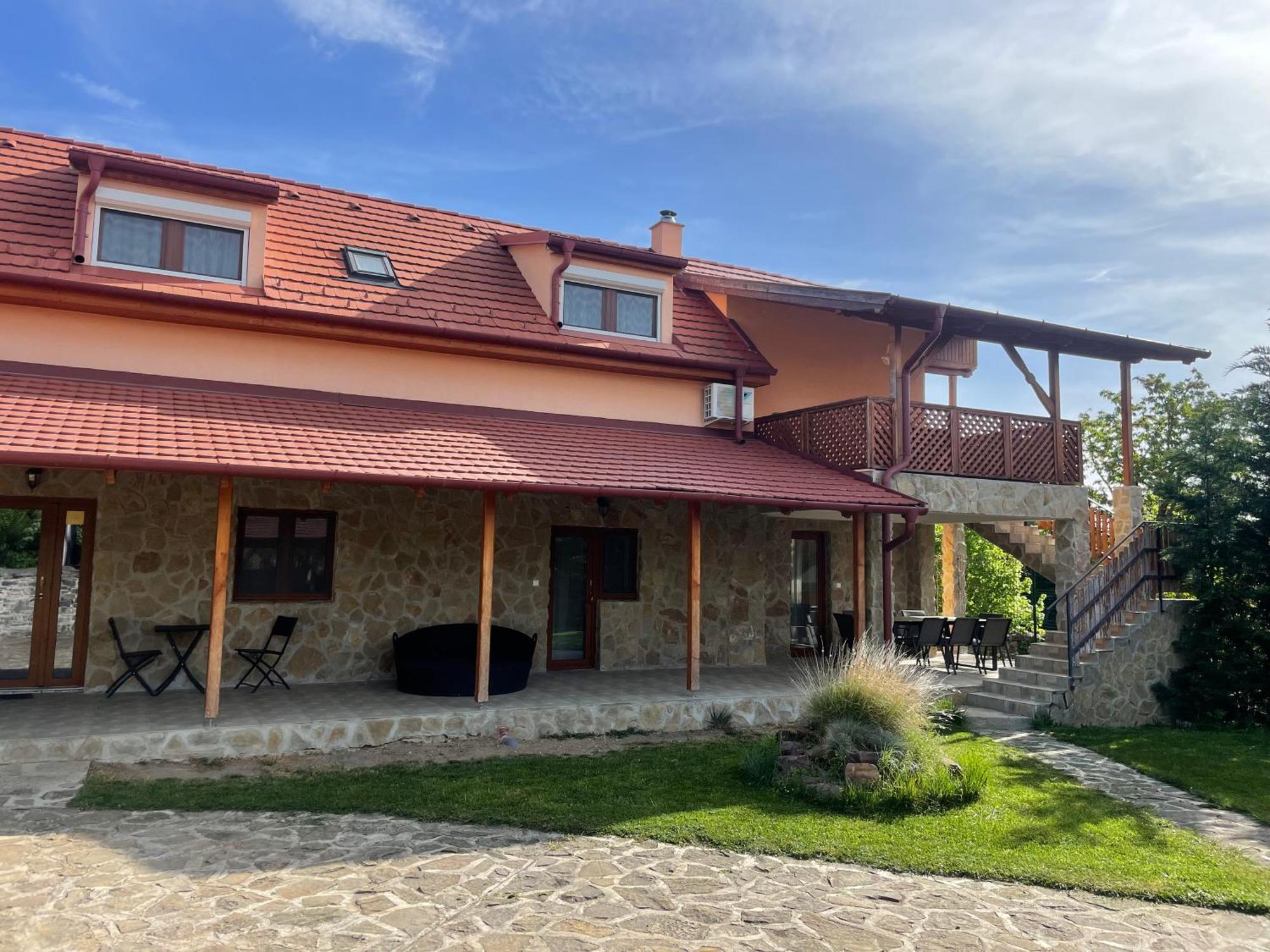Szoegedi Villa Badacsonytomaj Buitenkant foto